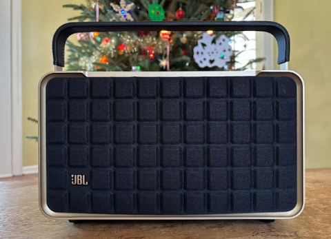 JBL Authentics 300: динамик с двумя голосовыми ассистентами, но неоднозначным звучанием