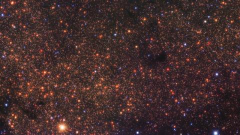 В центре Млечного Пути нашли скрытые следы тысяч молодых звезд